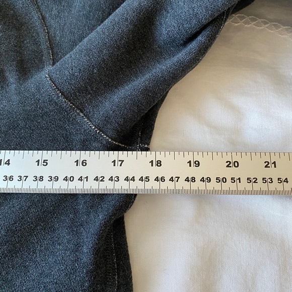 TNA Sportswear Women's Gray Pullover Logo Hoodie Size Small - Picture 10 of 13